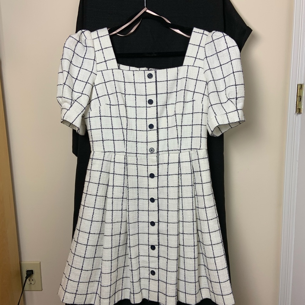 Dress - Picture 1 of 9